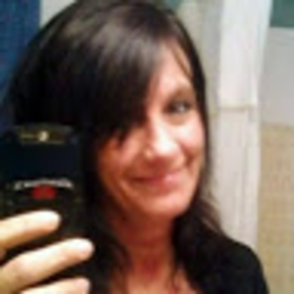 Meet your Posher, Debbie - Picture 1 of 1